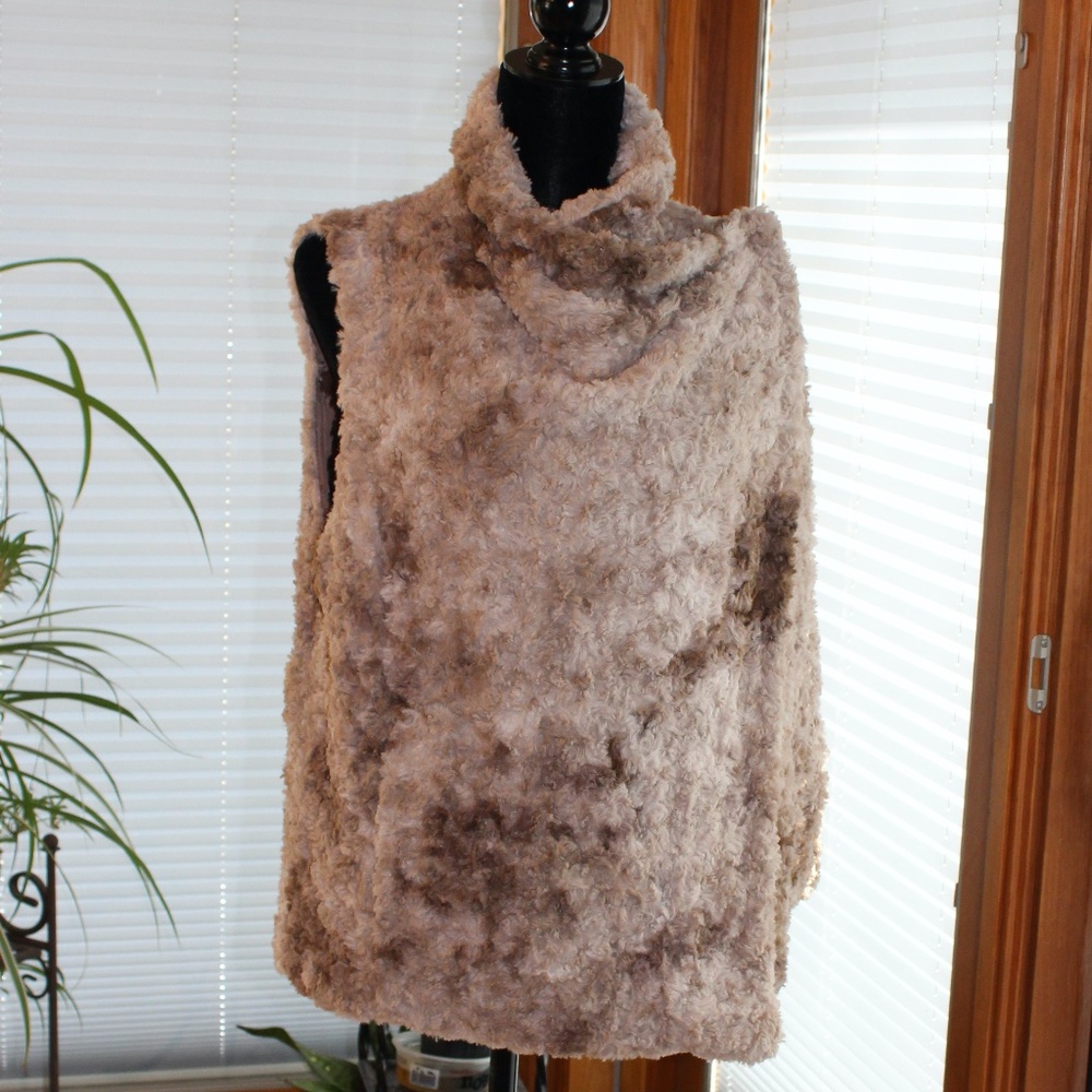 JOLT Furry Vest Sz Large